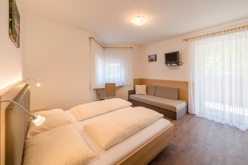 Pension Etschblick B&B Frangarto Exterior photo