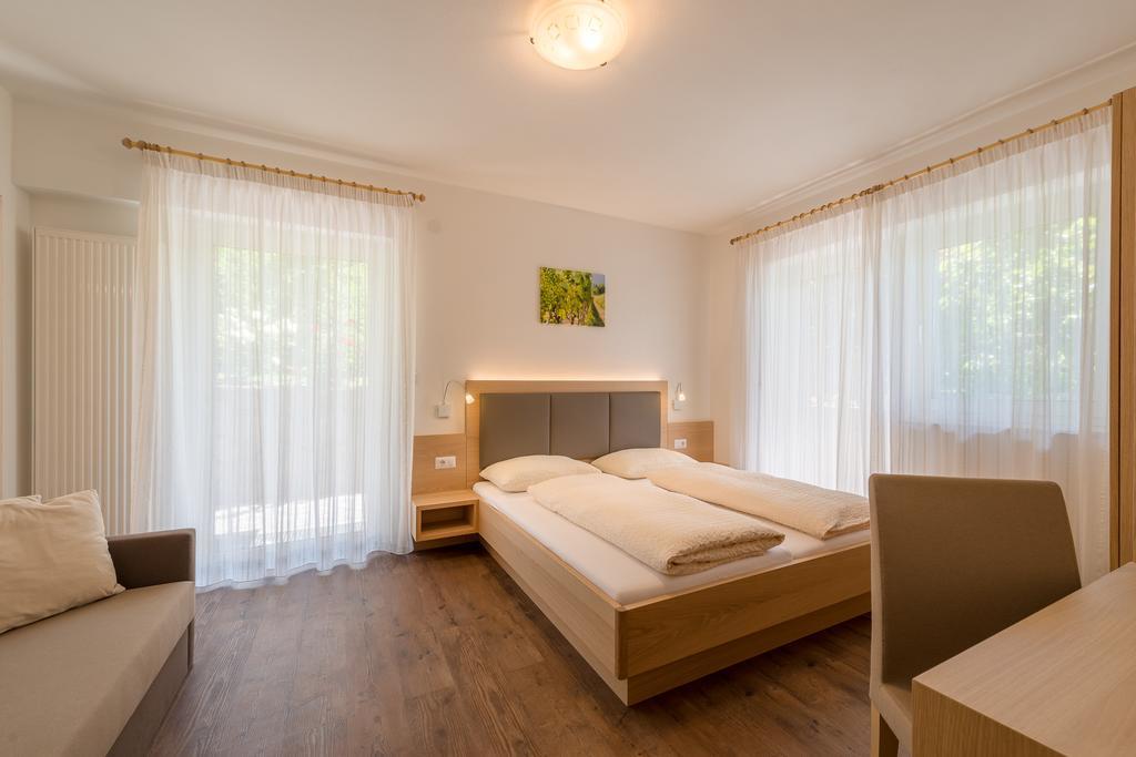 Pension Etschblick B&B Frangarto Exterior photo